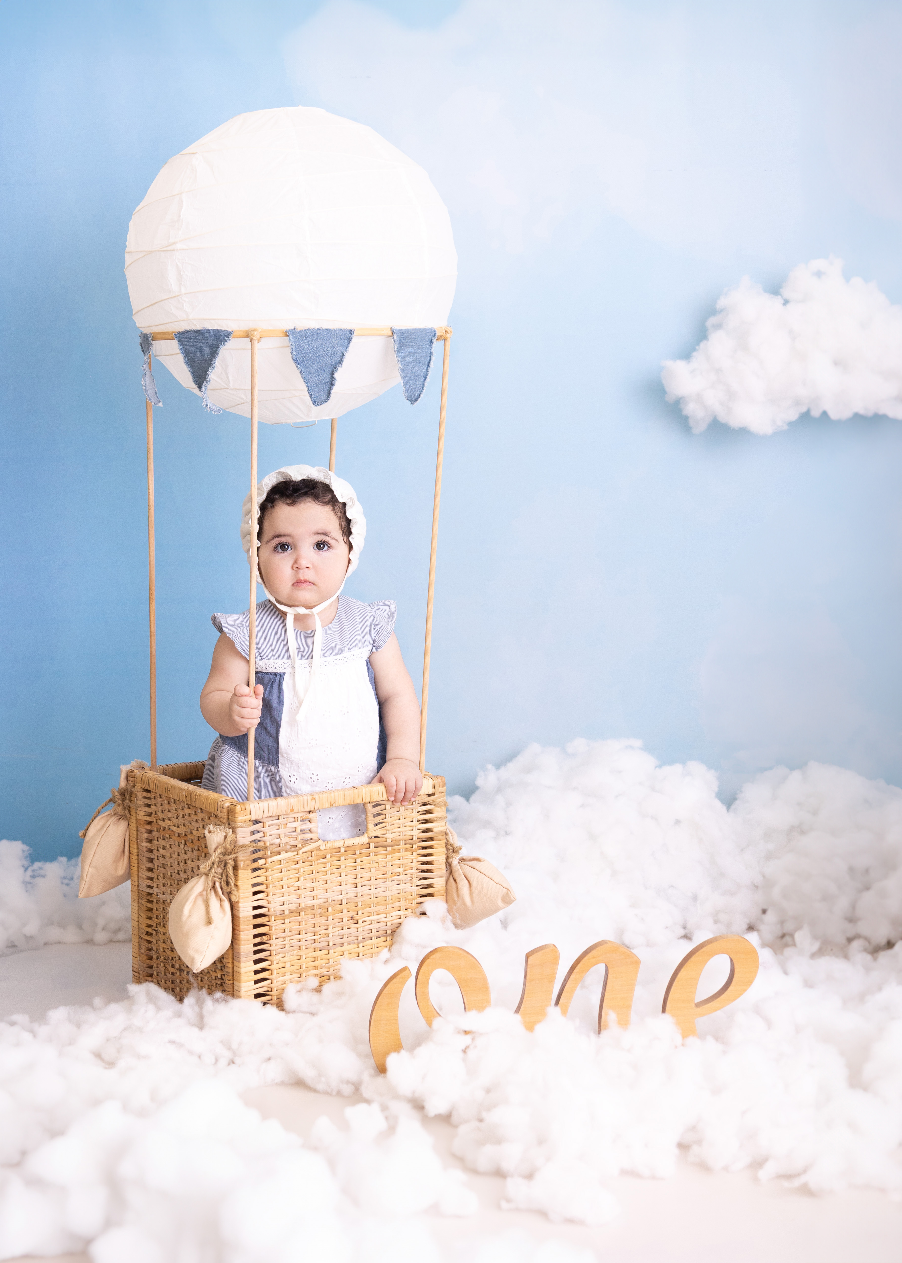 baby photography hot air balloon set up theme blue first birthday sitter milestone amman jordan twins studio indoor photoshoot