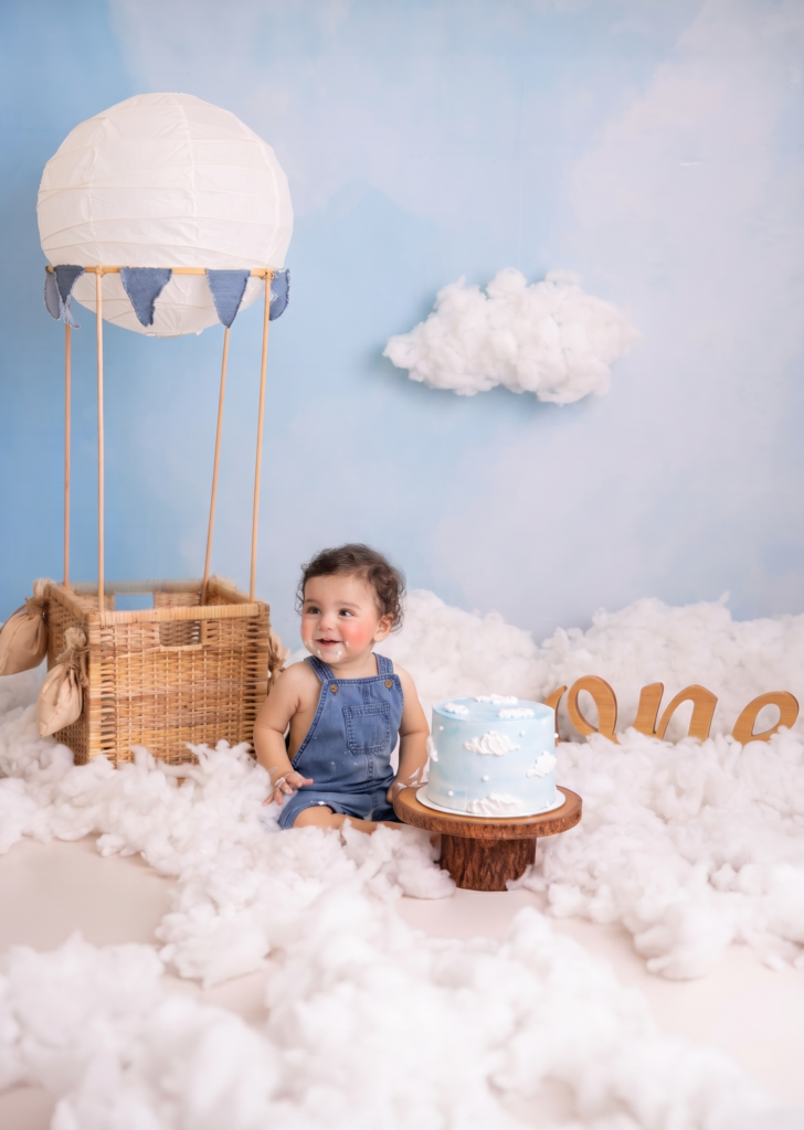 baby photography hot air balloon set up theme blue first birthday sitter milestone amman jordan twins studio indoor photoshoot