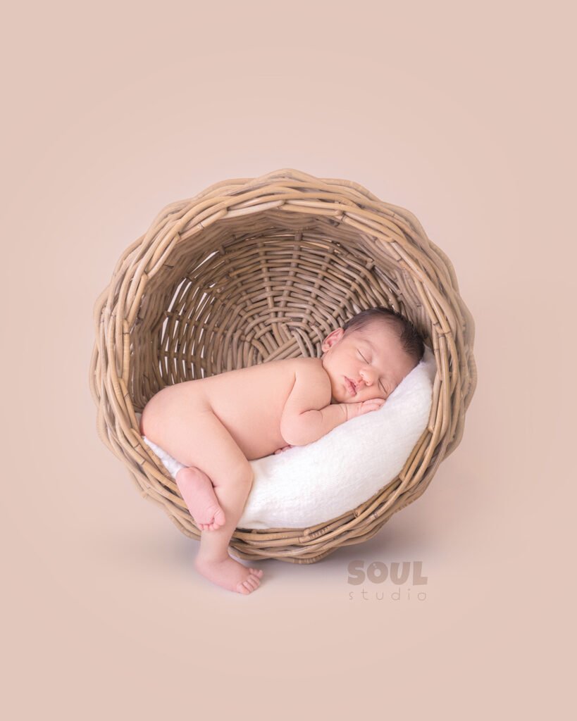 Newborn-Baby-Sleeping