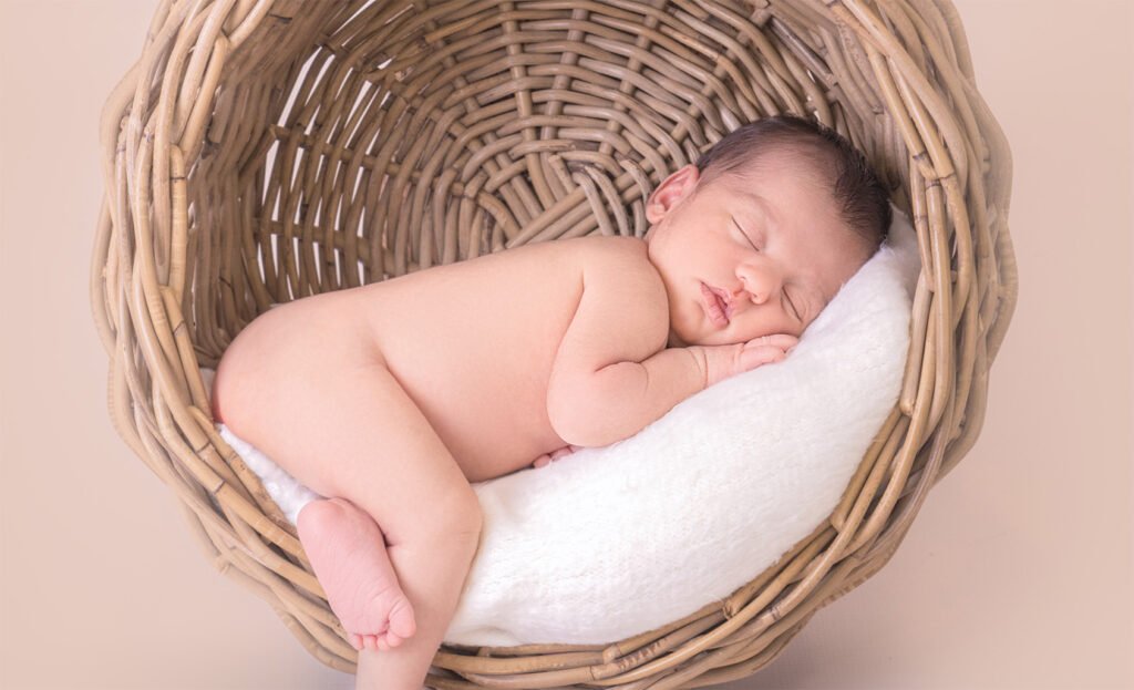 Newborn-Baby-Sleeping